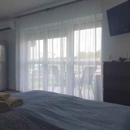 Liliom Apartman Heviz Exterior foto